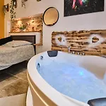 Apartment Place Carnot - Equipe Avec Jacuzzi Proche Toutes Commodites Carcassonne