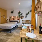 Apartment Place Carnot - Equipe Avec Jacuzzi Proche Toutes Commodites Carcassonne