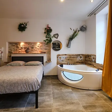 Apartment Place Carnot - Equipe Avec Jacuzzi Proche Toutes Commodites *