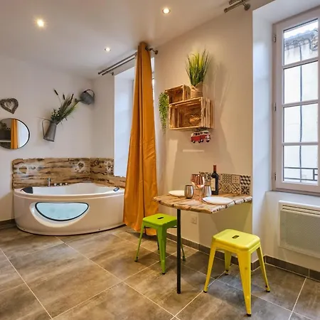 Appartement Place Carnot - Equipe Avec Jacuzzi Proche Toutes Commodites