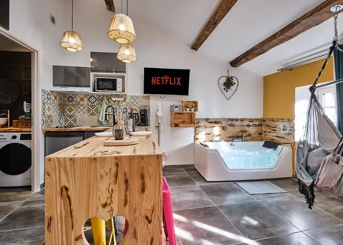 Apartament Place Carnot - Equipe Avec Jacuzzi Proche Toutes Commodites