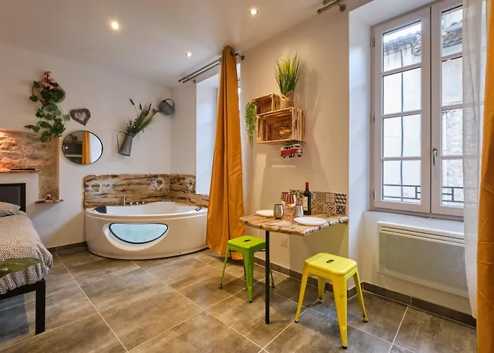 Apartament Place Carnot - Equipe Avec Jacuzzi Proche Toutes Commodites